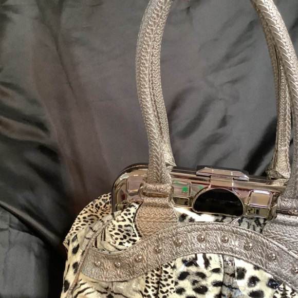 EUC animal leopard cheetah black/white shoulder bag beauty - Picture 17 of 17